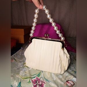 Vintage Cream Pleated Clutch with Pearl Handle